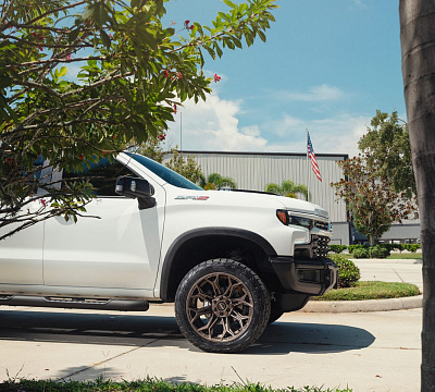 Фото дисков 4PLAY 4P83 на Chevrolet Silverado IV