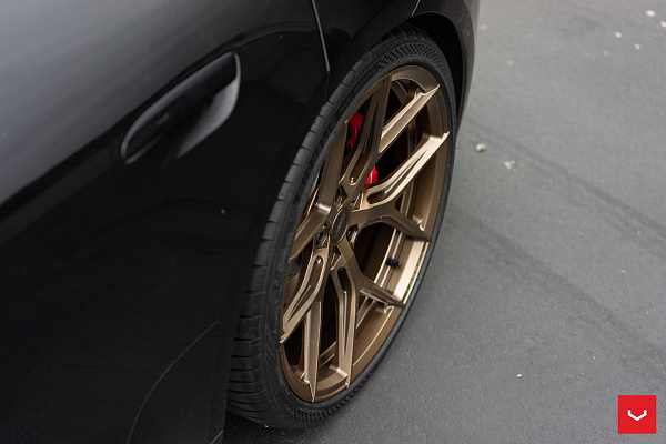 Фото дисков Vossen HF-5 Сатиновая бронза на Porsche Taycan I