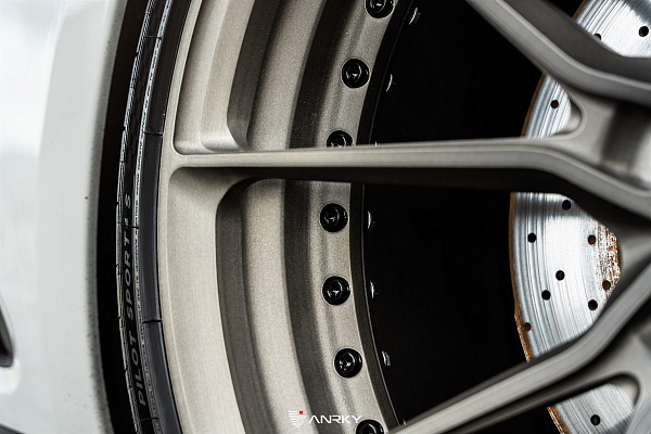 Фото дисков Anrky AN22 Сатиновый темный лак на Porsche 911 VII