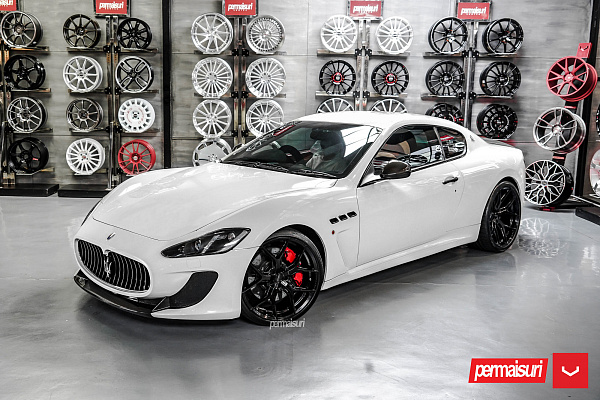 Фото дисков Vossen HF-5 Черный глянец на Maserati GranTurismo I