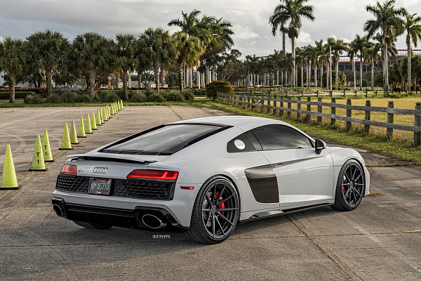 Фото дисков Strasse Wheels SV10 Deep Concave Duoblock Черный сатин на Audi R8 (4S)