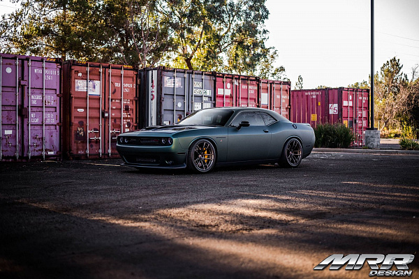 Фото дисков MRR M392 Сатиновая бронза на Dodge Challenger III