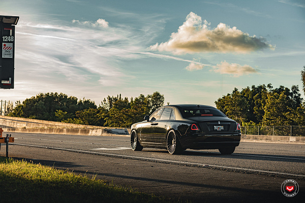 Фото дисков Vossen S17-13 Черный сатин на Rolls-Royce Ghost I