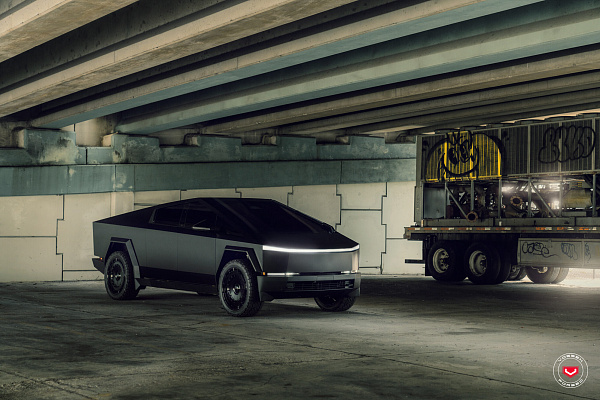 Фото дисков Vossen LC3-11 Черный глянец на Tesla Cybertruck