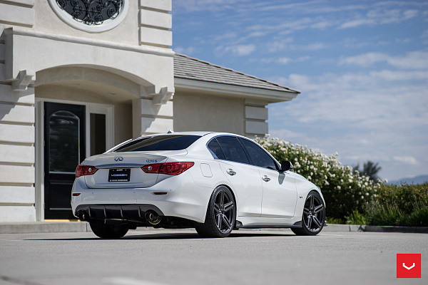 Фото дисков Vossen HF-1 Алмазная проточка на Infiniti Q50