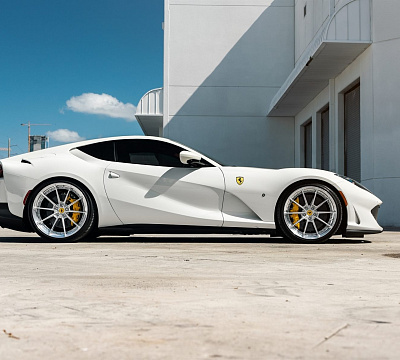 Фото дисков Anrky AN28 на Ferrari 812