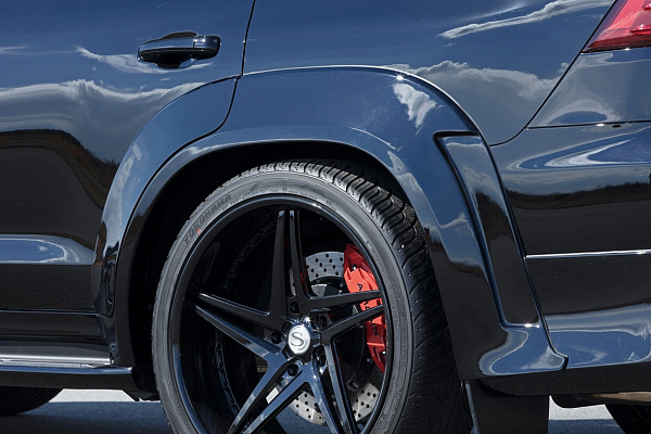 Фото дисков Savini SV71 Черный глянец на Lexus LX III