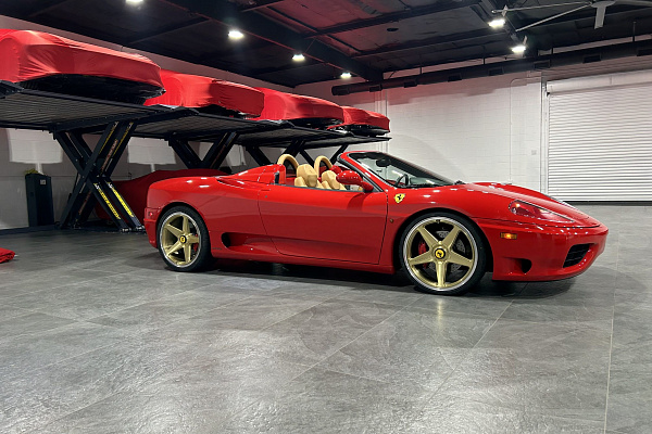 Фото дисков Giovanna Cinque Глянцевое золото на Ferrari 360