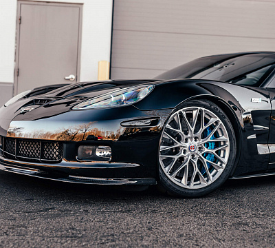 Фото дисков HRE P200 на Chevrolet Corvette C6