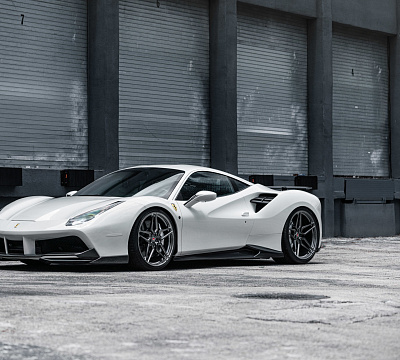 Фото дисков Vossen M-X1 на Ferrari 488