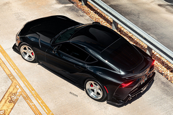 Фото дисков Strasse Wheels S5 Track Глянцевый лак на Toyota Supra A90