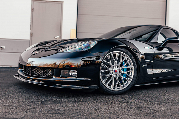 Фото дисков HRE P200 Сатиновый лак на Chevrolet Corvette C6