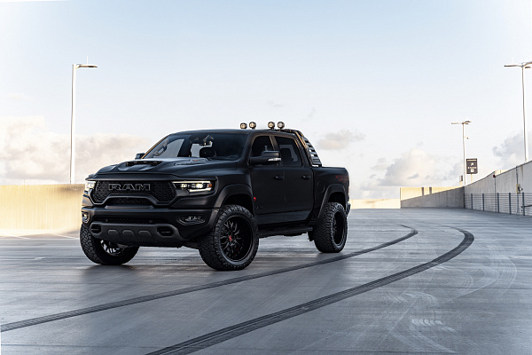 Фото дисков Strasse Wheels SV12M Signature Черный матовый на Ram 1500 V