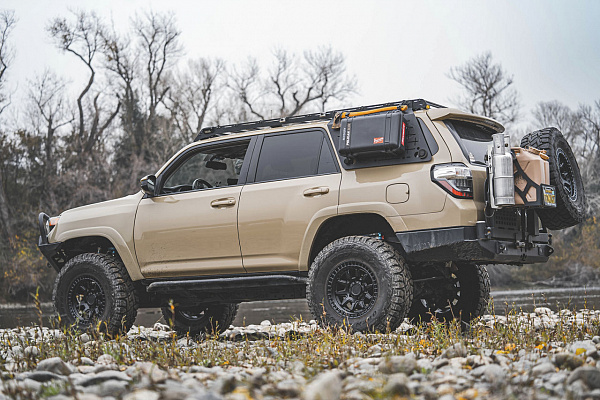 Фото дисков Black Rhino CALICO Черный сатин на Toyota 4Runner V