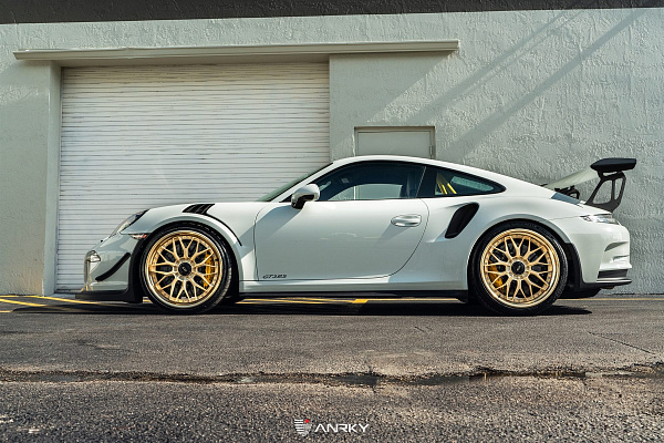 Фото дисков Anrky RS1 Сатиновое золото на Porsche 911 VII