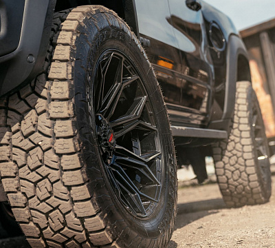 Фото дисков 4PLAY 4P83 на Ram 1500 V