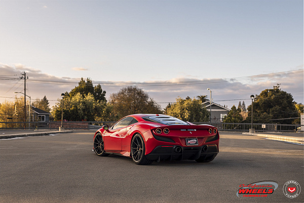 Фото дисков Vossen EVO-2 Черный глянец на Ferrari F8