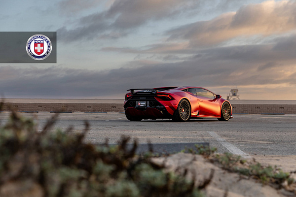 Фото дисков HRE 501M Черный сатин на Lamborghini Huracan