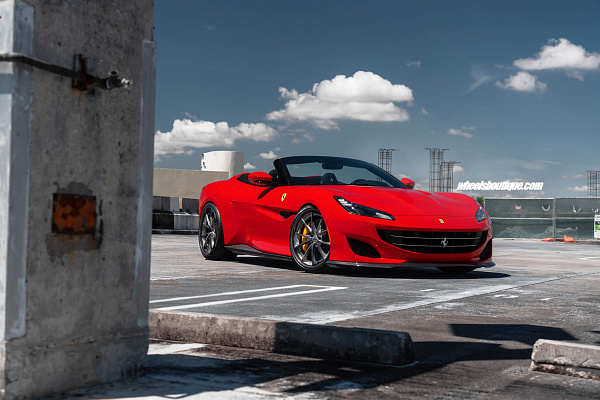 Фото дисков HRE S204 Глянцевый темный лак на Ferrari Portofino