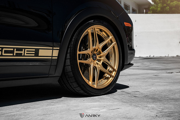 Фото дисков Anrky RS6.2 Сатиновое золото на Porsche Cayenne II