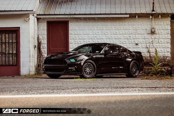 Фото дисков BC Forged LE81 // MLE81 Матовый графит на Ford Mustang VI