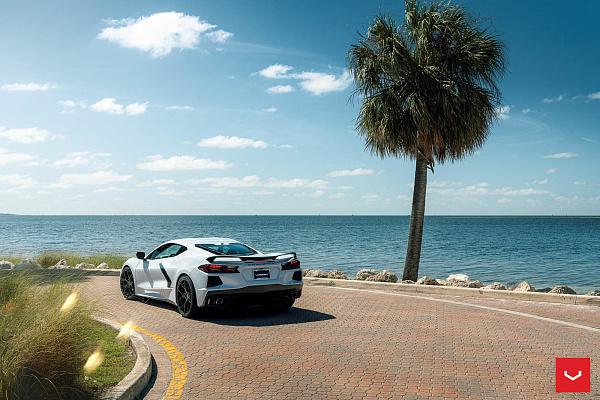 Фото дисков Vossen HF-5 Черный глянец на Chevrolet Corvette C8