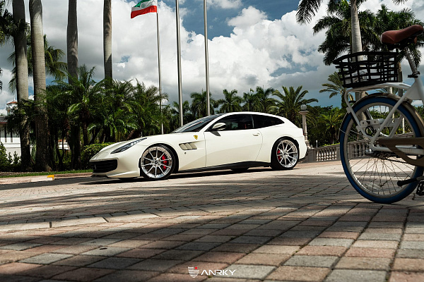 Фото дисков Anrky AN28 Полированный лак на Ferrari GTC4Lusso