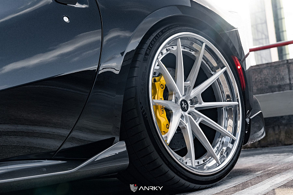 Фото дисков Anrky AN38 Глянцевый лак на Ferrari 812