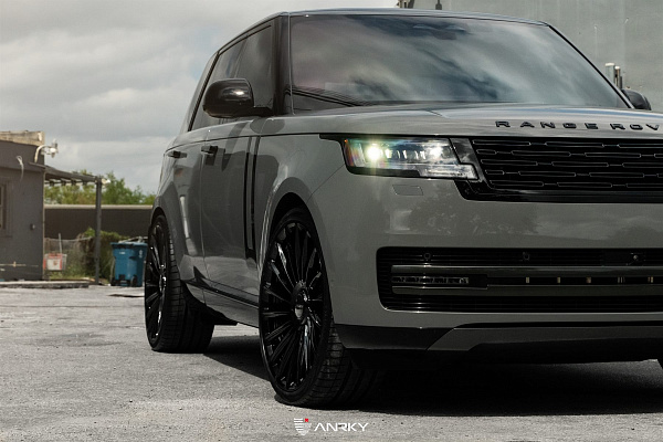 Фото дисков Anrky RF-282 Черный глянец на Range Rover V