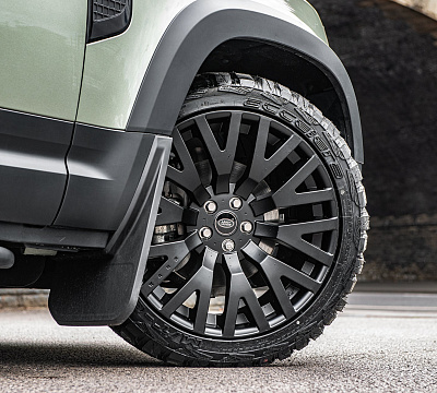 Фото дисков Kahn Kahn RS на Land Rover Defender II