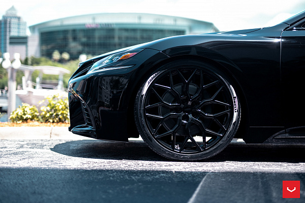 Фото дисков Vossen HF-2 Черный глянец на  Lexus LS V