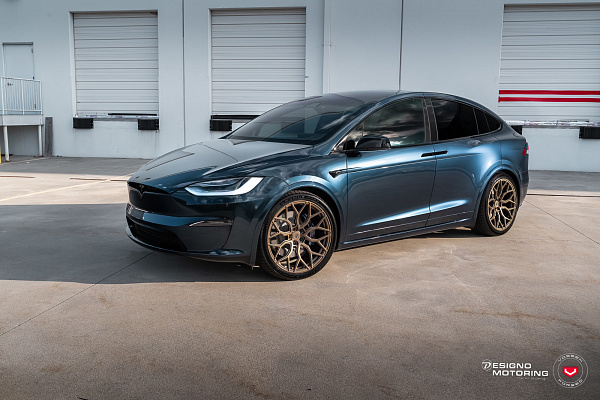 Фото дисков Vossen S17-01 Глянцевая бронза на Tesla Model X