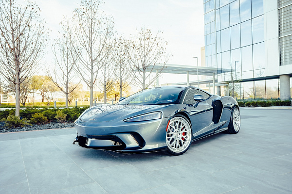 Фото дисков Strasse Wheels SV10M Deep Concave FS Глянцевый лак на McLaren 650S