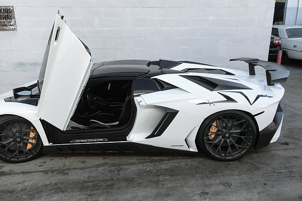 Фото дисков Brixton Forged PF10 Черный матовый на Lamborghini Aventador