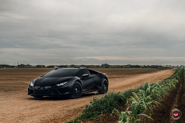 Фото дисков Vossen LC3-13T Черный глянец на Lamborghini Huracan