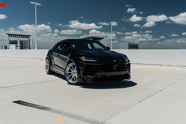 Фото дисков Anrky AN38 Глянцевый лак на Lamborghini Urus