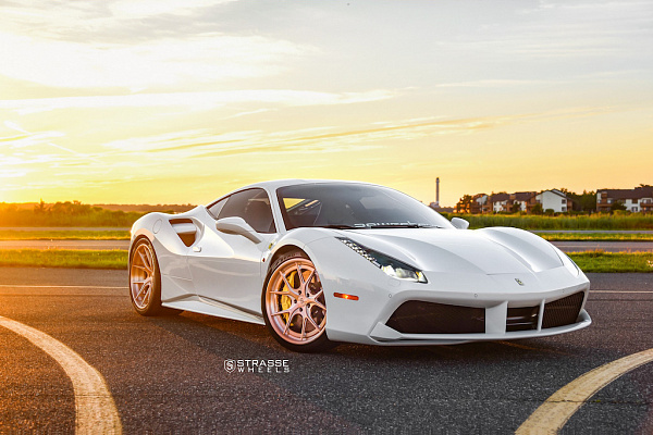 Фото дисков Strasse Wheels SM5R Deep Concave FS Сатиновая темная медь на Ferrari 488