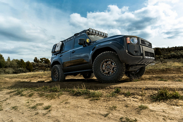 Фото дисков Black Rhino TROOPER Сатиновая темная бронза на Toyota Land Cruiser Prado 250
