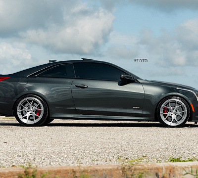 Фото дисков Strasse Wheels SM5R Deep Concave Duoblock на Cadillac ATS