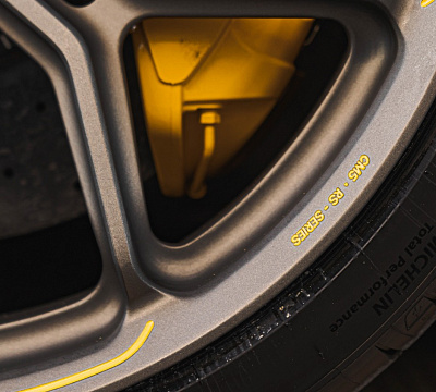 Фото дисков Brixton Forged CM5-RS на Ferrari SF90