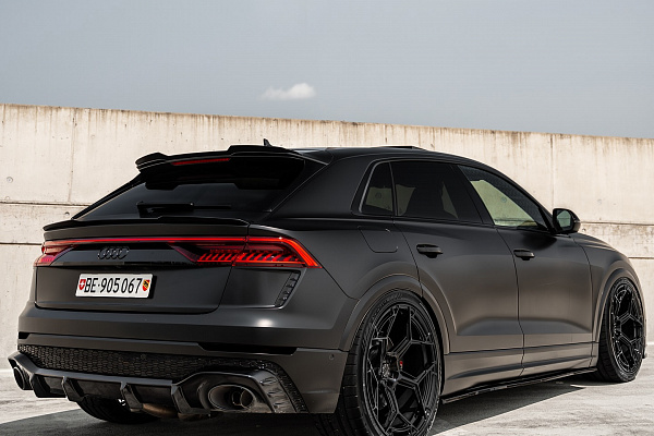 Фото дисков Radi8 R804 Черный глянец на Audi Q8