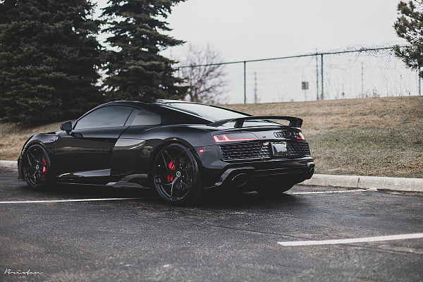 Фото дисков Brixton Forged PF5 Черный глянец на Audi R8 (4S)