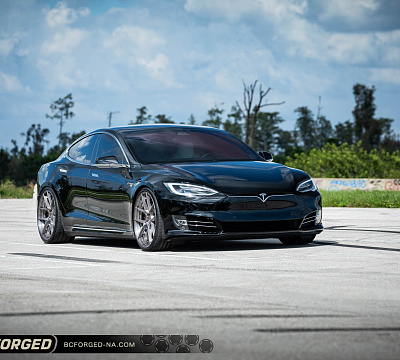Фото дисков BC Forged HCA381 на Tesla Model S