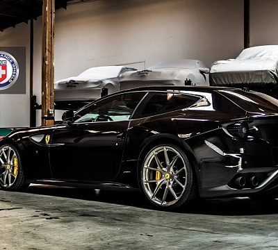 Фото дисков HRE P101 на Ferrari FF
