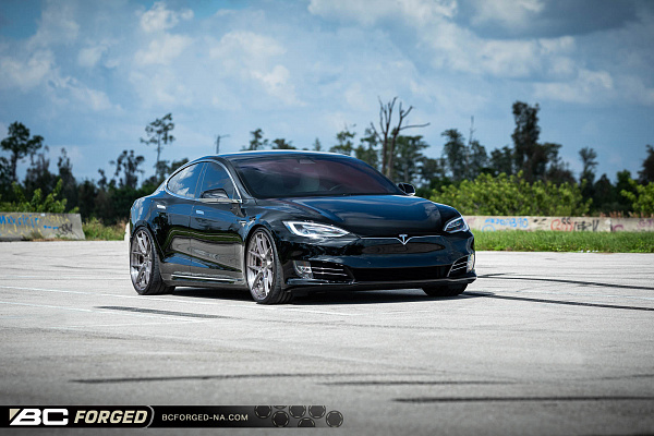 Фото дисков BC Forged HCA381 Глянцевый тонированный лак на Tesla Model S