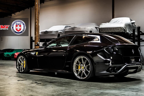 Фото дисков HRE P101 Глянцевый тонированный лак на Ferrari FF