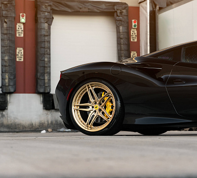 Фото дисков HRE S107SC на Ferrari F8