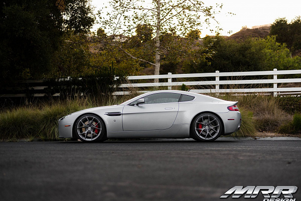 Фото дисков MRR FS06 Глянцевый тонированный лак на Aston Martin Vantage 3