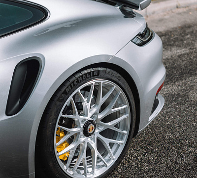 Фото дисков HRE 520M на Porsche 911 VIII