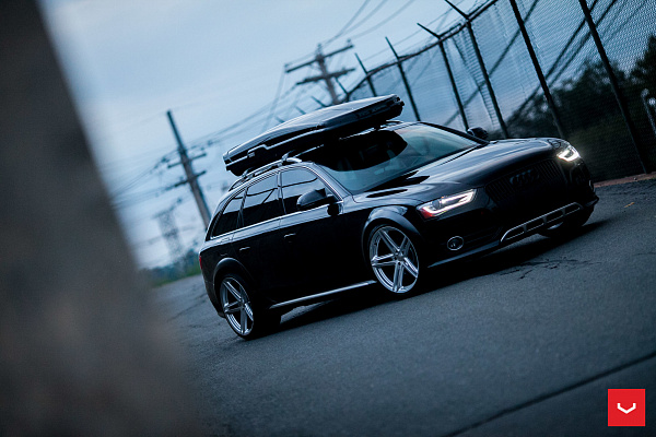 Фото дисков Vossen VFS-5 Серебро на Audi A/S/RS 4 (B8)